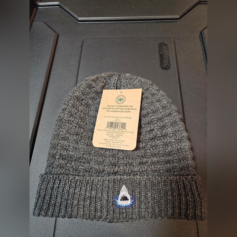 Northeast Outfitters Youth Cozy Cabin Icon Patch Beanie: GRAY/SHARK: NWT: OS